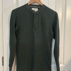 St. John's Bay Men's Green Waffle Knit Long Sleeve Henley Shirt S